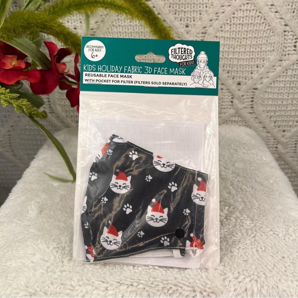 NWT PAVILION CARES | 3 Kid's Holiday Fabric 3D Reusable Face Masks 6+ - Picture 5 of 10